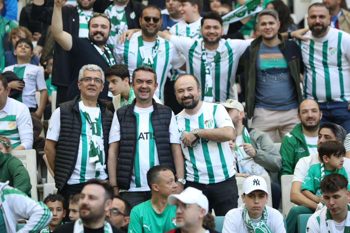 (FOTO GALERİ) BURSASPOR-BORNOVA FK TARAFTAR FOTOĞRAFLARI-2