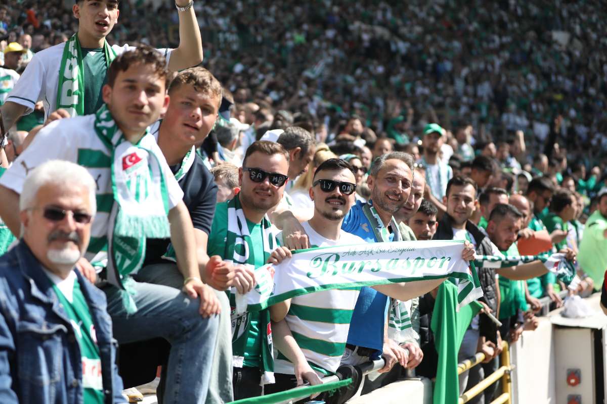(FOTO GALERİ) BURSASPOR-BORNOVA FK TARAFTAR FOTOĞRAFLARI-2