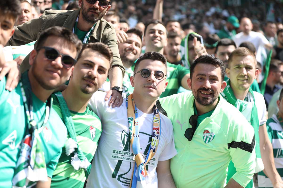 (FOTO GALERİ) BURSASPOR-BORNOVA FK TARAFTAR FOTOĞRAFLARI-2