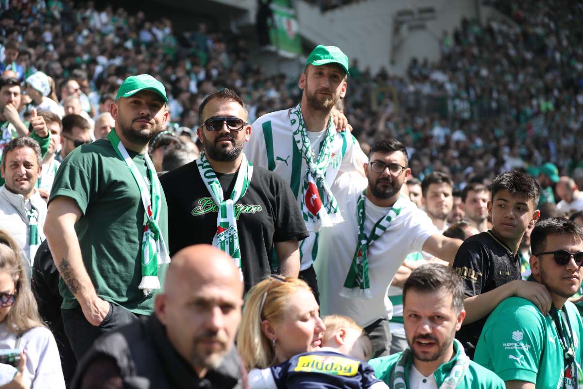 (FOTO GALERİ) BURSASPOR-BORNOVA FK TARAFTAR FOTOĞRAFLARI-2