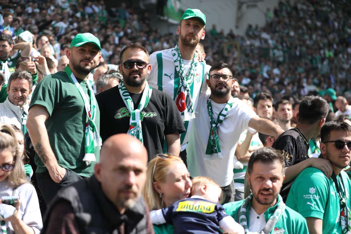 (FOTO GALERİ) BURSASPOR-BORNOVA FK TARAFTAR FOTOĞRAFLARI-2