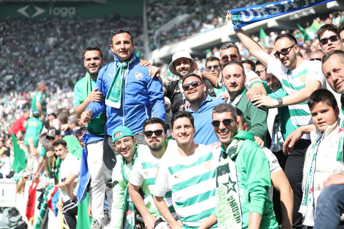 (FOTO GALERİ) BURSASPOR-BORNOVA FK TARAFTAR FOTOĞRAFLARI-2