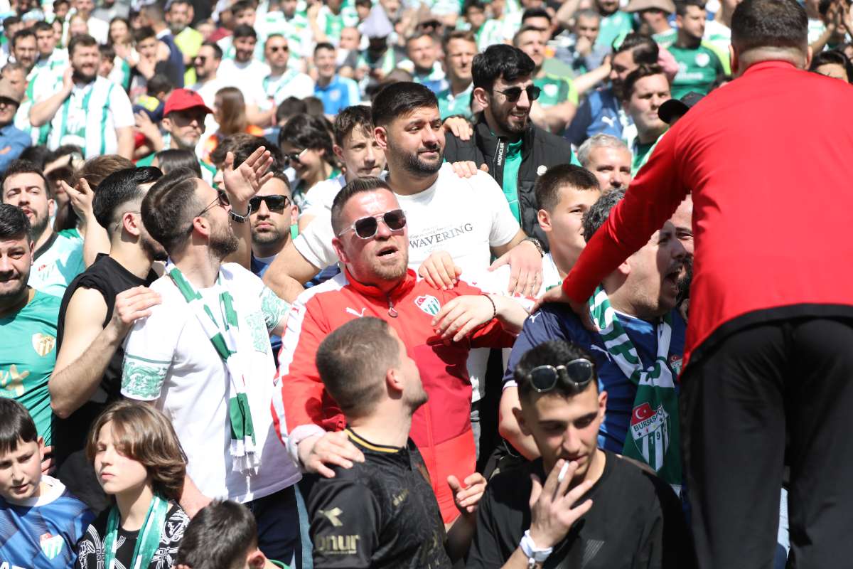 (FOTO GALERİ) BURSASPOR-BORNOVA FK TARAFTAR FOTOĞRAFLARI-2