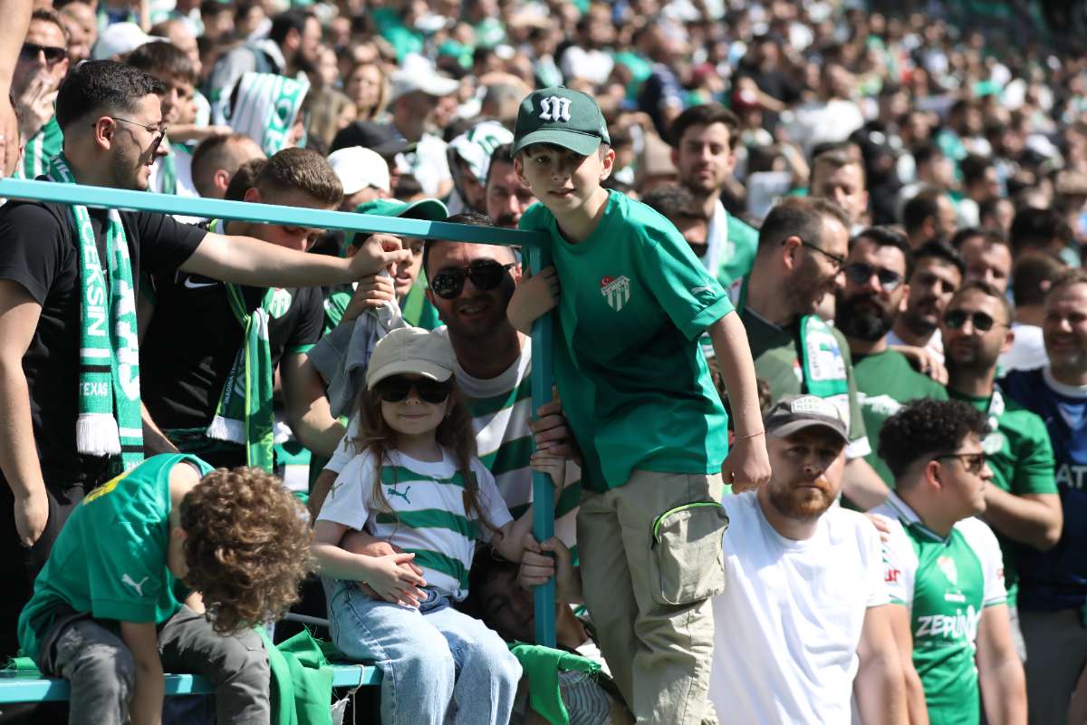(FOTO GALERİ) BURSASPOR-BORNOVA FK TARAFTAR FOTOĞRAFLARI-2