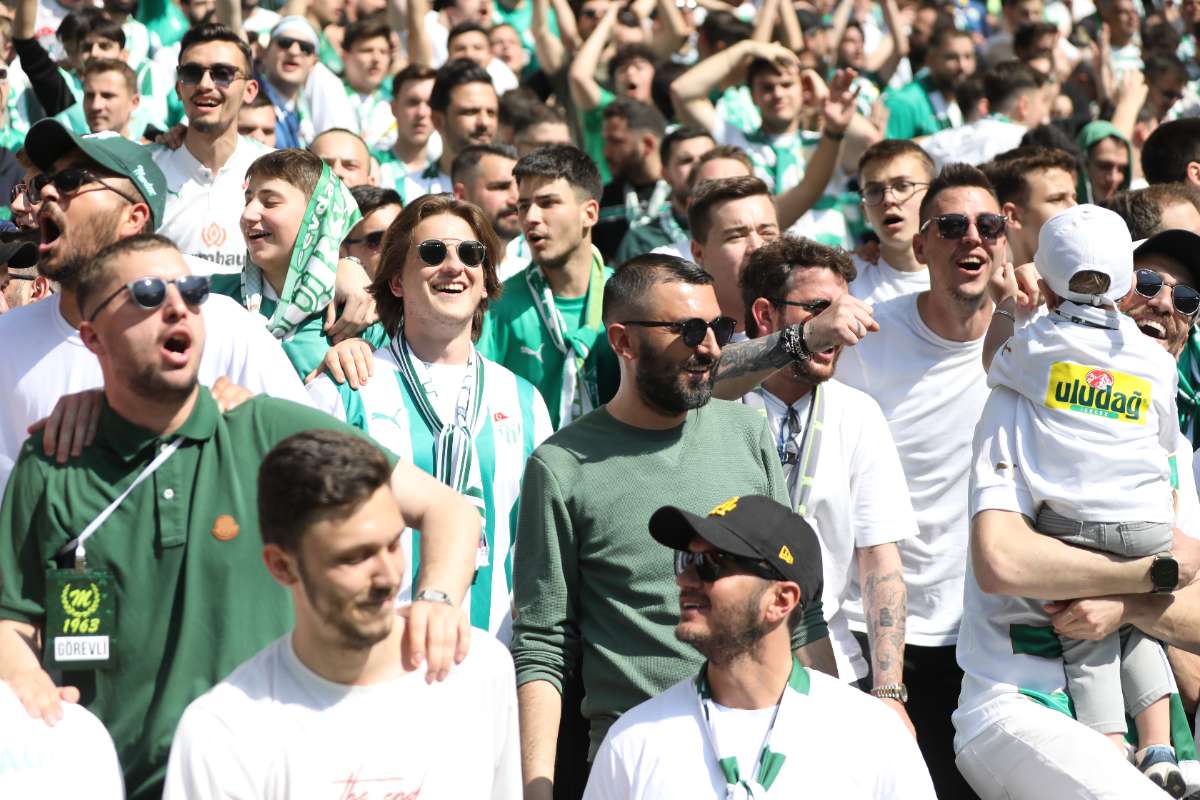 (FOTO GALERİ) BURSASPOR-BORNOVA FK TARAFTAR FOTOĞRAFLARI-2
