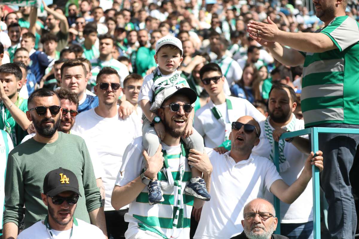 (FOTO GALERİ) BURSASPOR-BORNOVA FK TARAFTAR FOTOĞRAFLARI-2