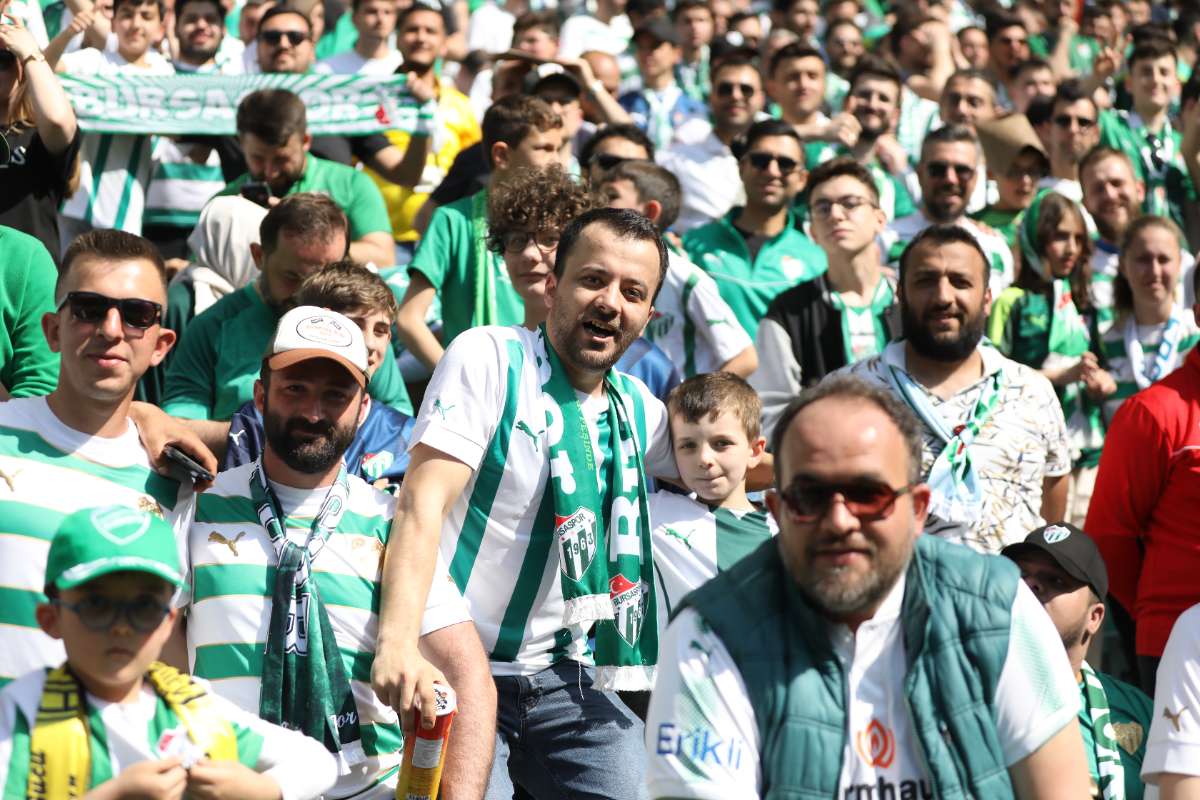 (FOTO GALERİ) BURSASPOR-BORNOVA FK TARAFTAR FOTOĞRAFLARI-2