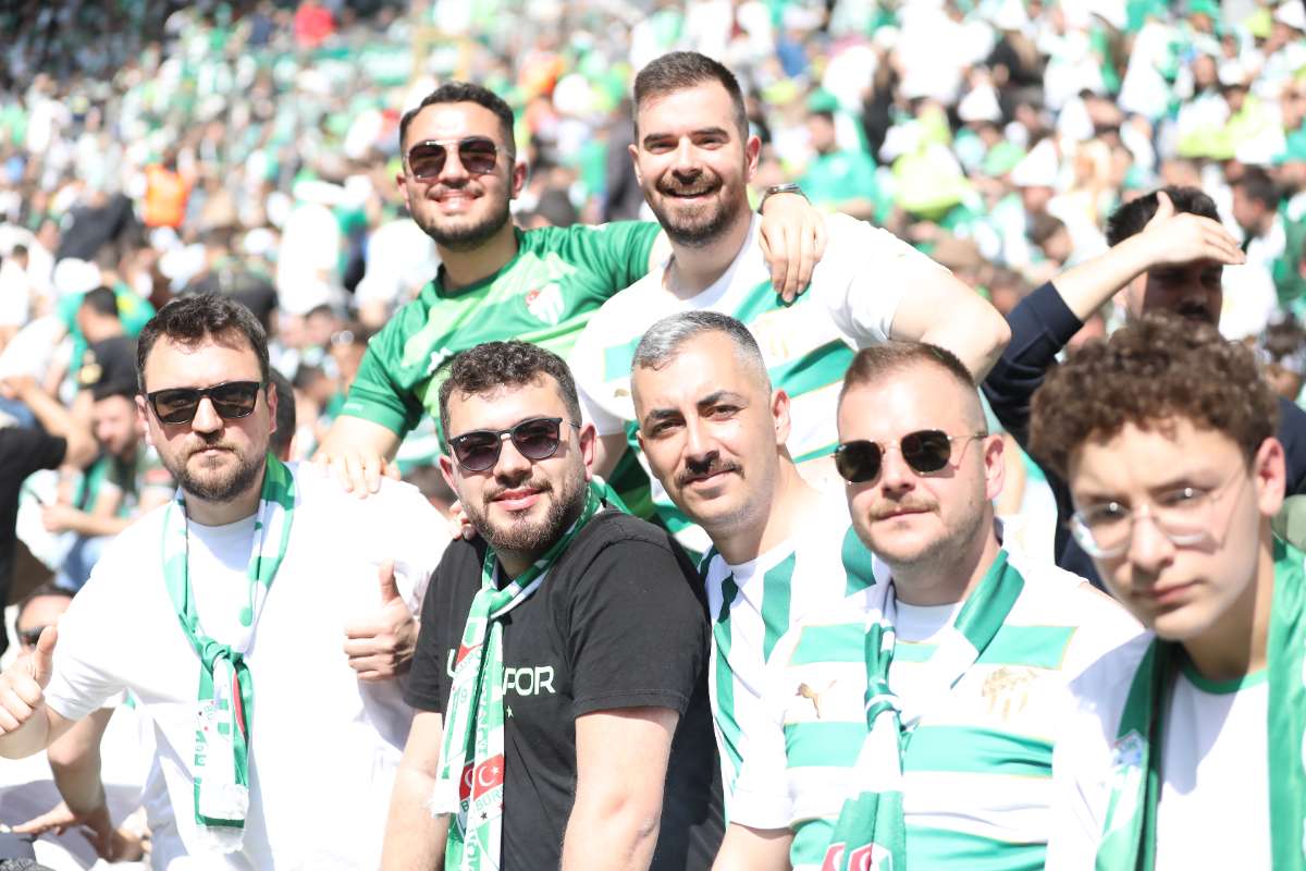 (FOTO GALERİ) BURSASPOR-BORNOVA FK TARAFTAR FOTOĞRAFLARI-2