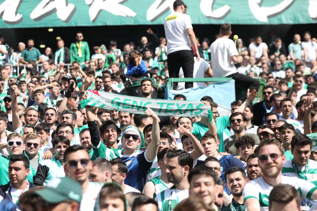 (FOTO GALERİ) BURSASPOR-BORNOVA FK TARAFTAR FOTOĞRAFLARI-2