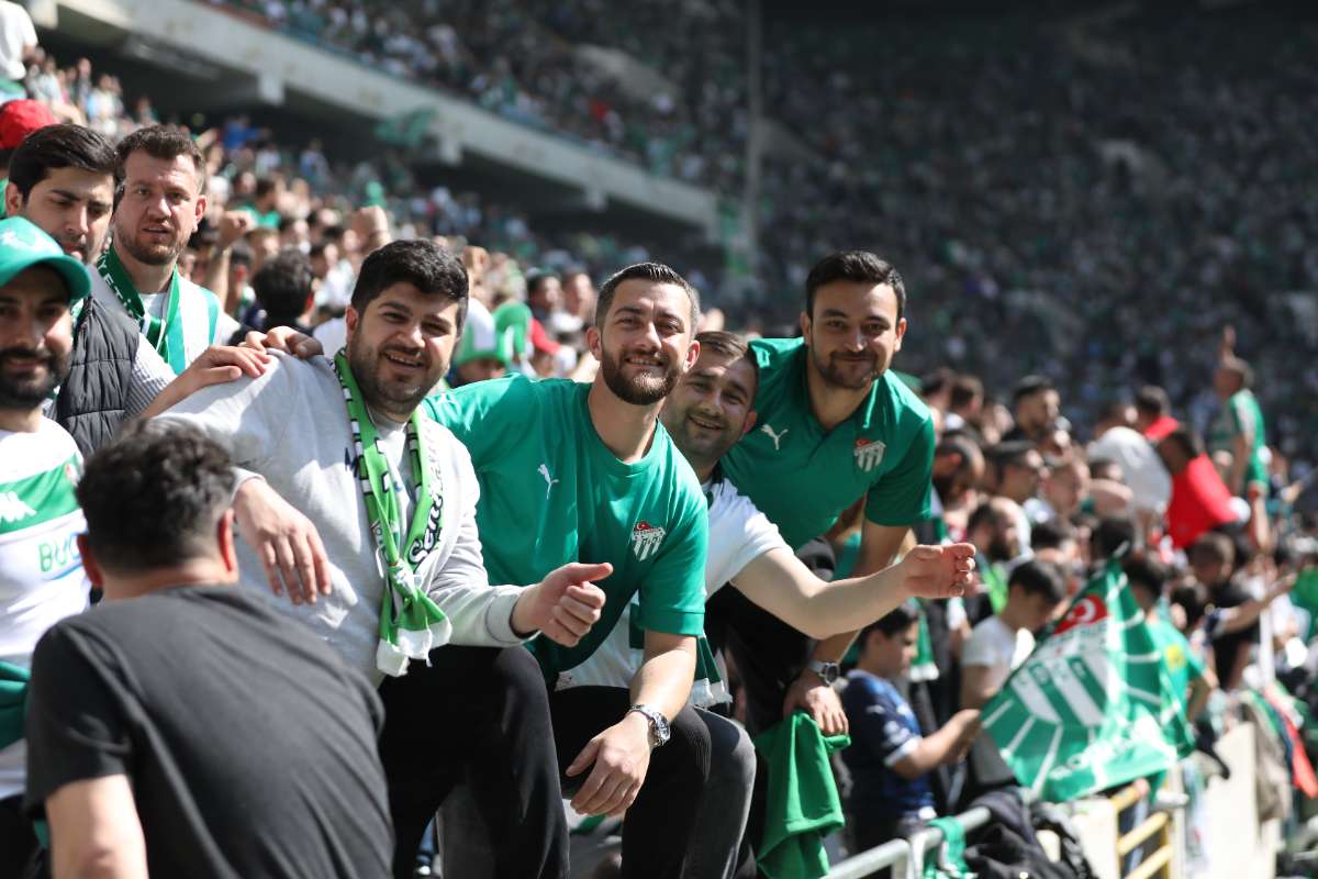 (FOTO GALERİ) BURSASPOR-BORNOVA FK TARAFTAR FOTOĞRAFLARI-2