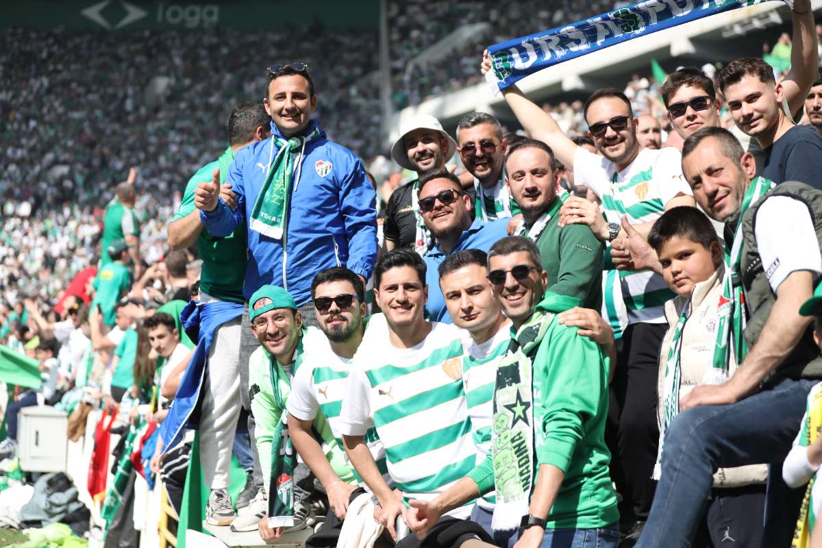 (FOTO GALERİ) BURSASPOR-BORNOVA FK TARAFTAR FOTOĞRAFLARI-2