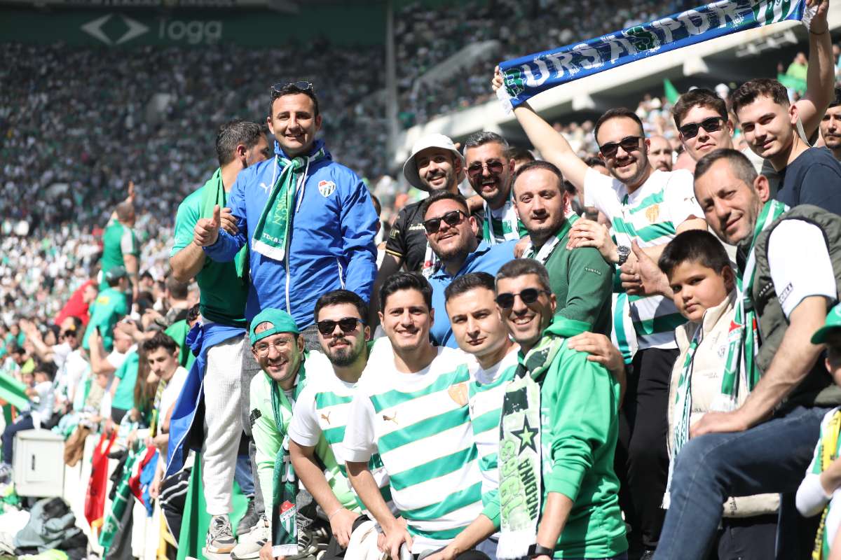 (FOTO GALERİ) BURSASPOR-BORNOVA FK TARAFTAR FOTOĞRAFLARI-2