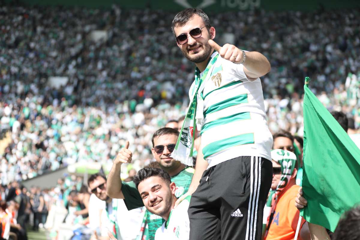 (FOTO GALERİ) BURSASPOR-BORNOVA FK TARAFTAR FOTOĞRAFLARI-2