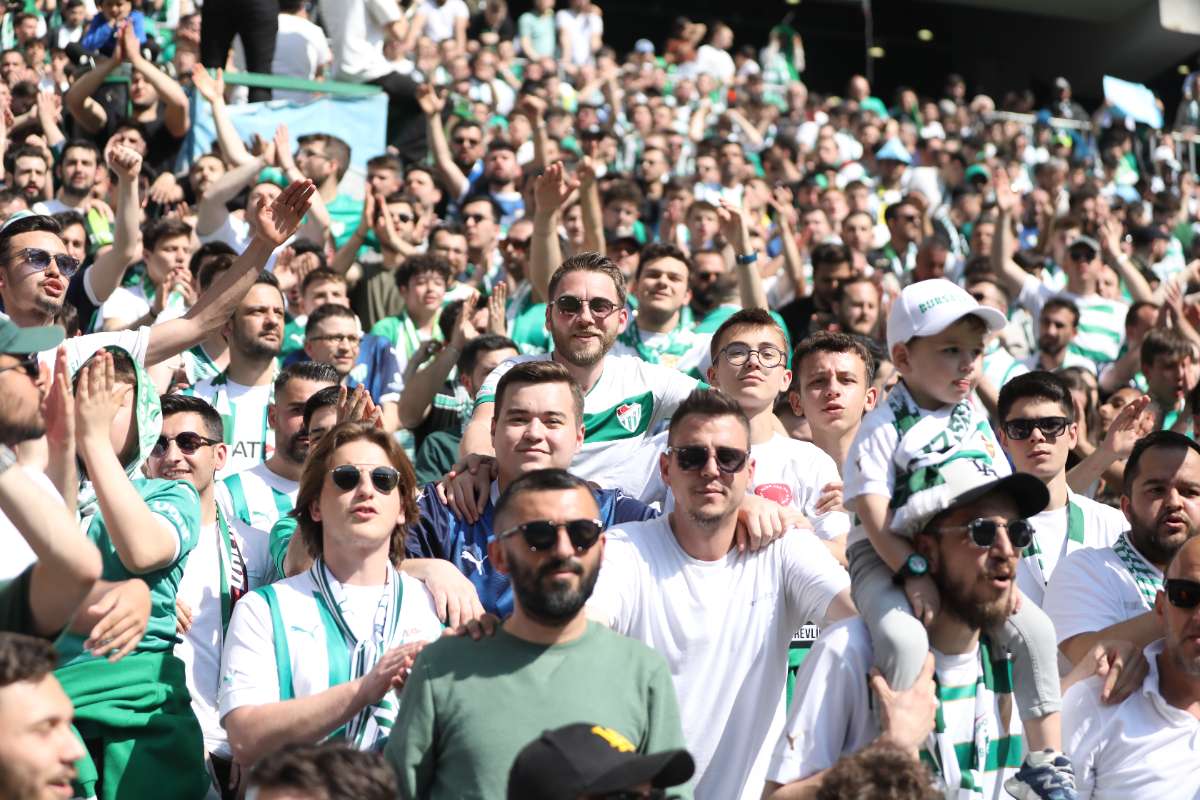 (FOTO GALERİ) BURSASPOR-BORNOVA FK TARAFTAR FOTOĞRAFLARI-2