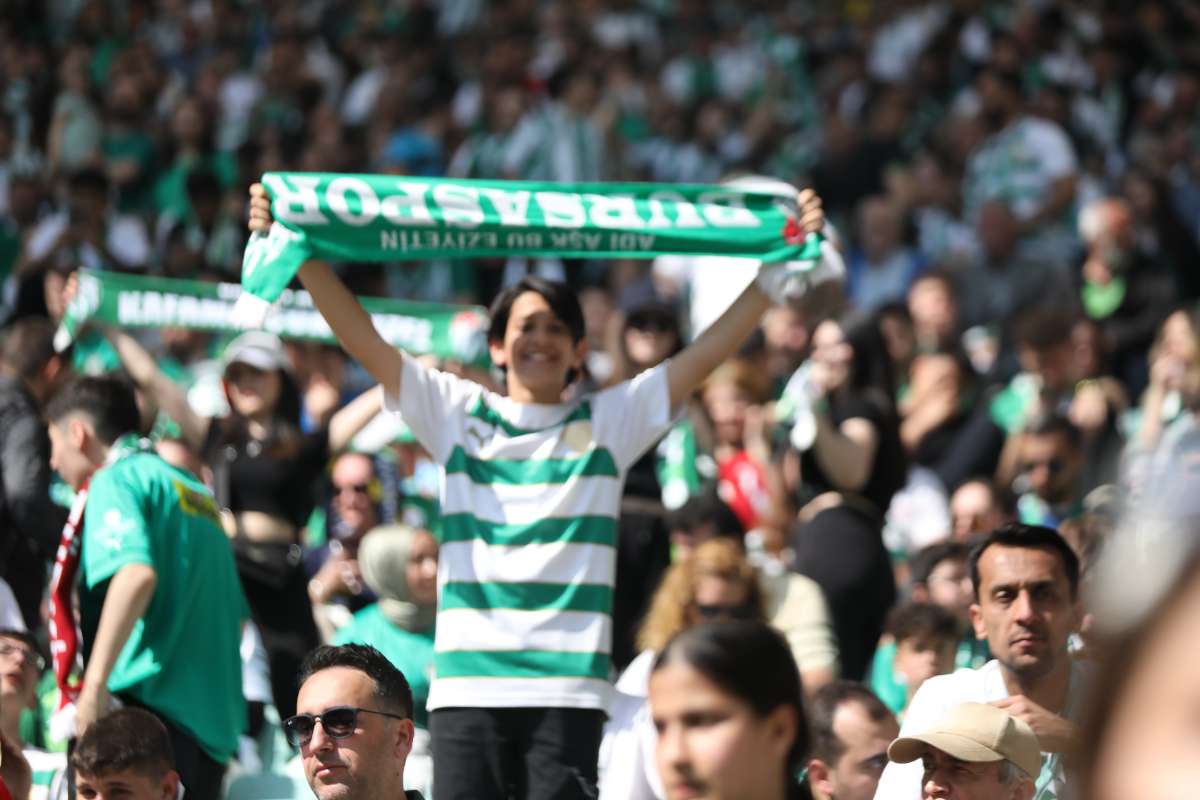 (FOTO GALERİ) BURSASPOR-BORNOVA FK TARAFTAR FOTOĞRAFLARI-2
