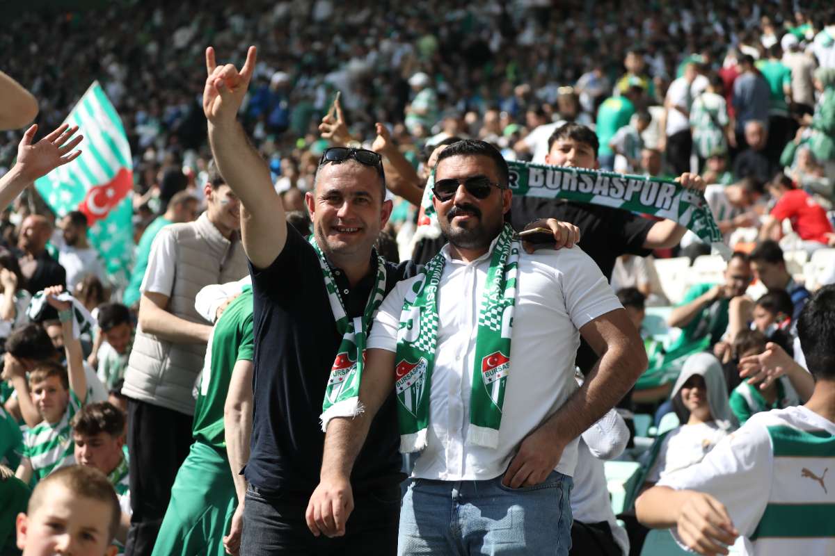 (FOTO GALERİ) BURSASPOR-BORNOVA FK TARAFTAR FOTOĞRAFLARI-2
