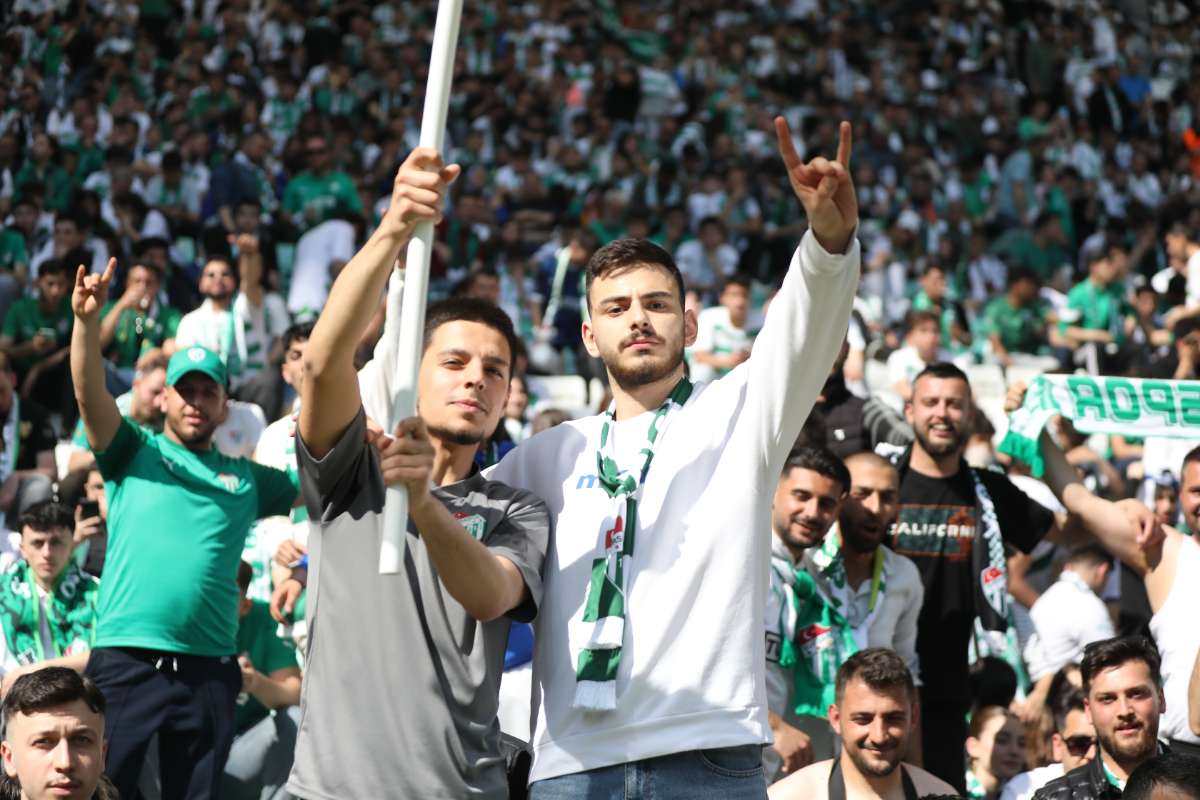 (FOTO GALERİ) BURSASPOR-BORNOVA FK TARAFTAR FOTOĞRAFLARI-2