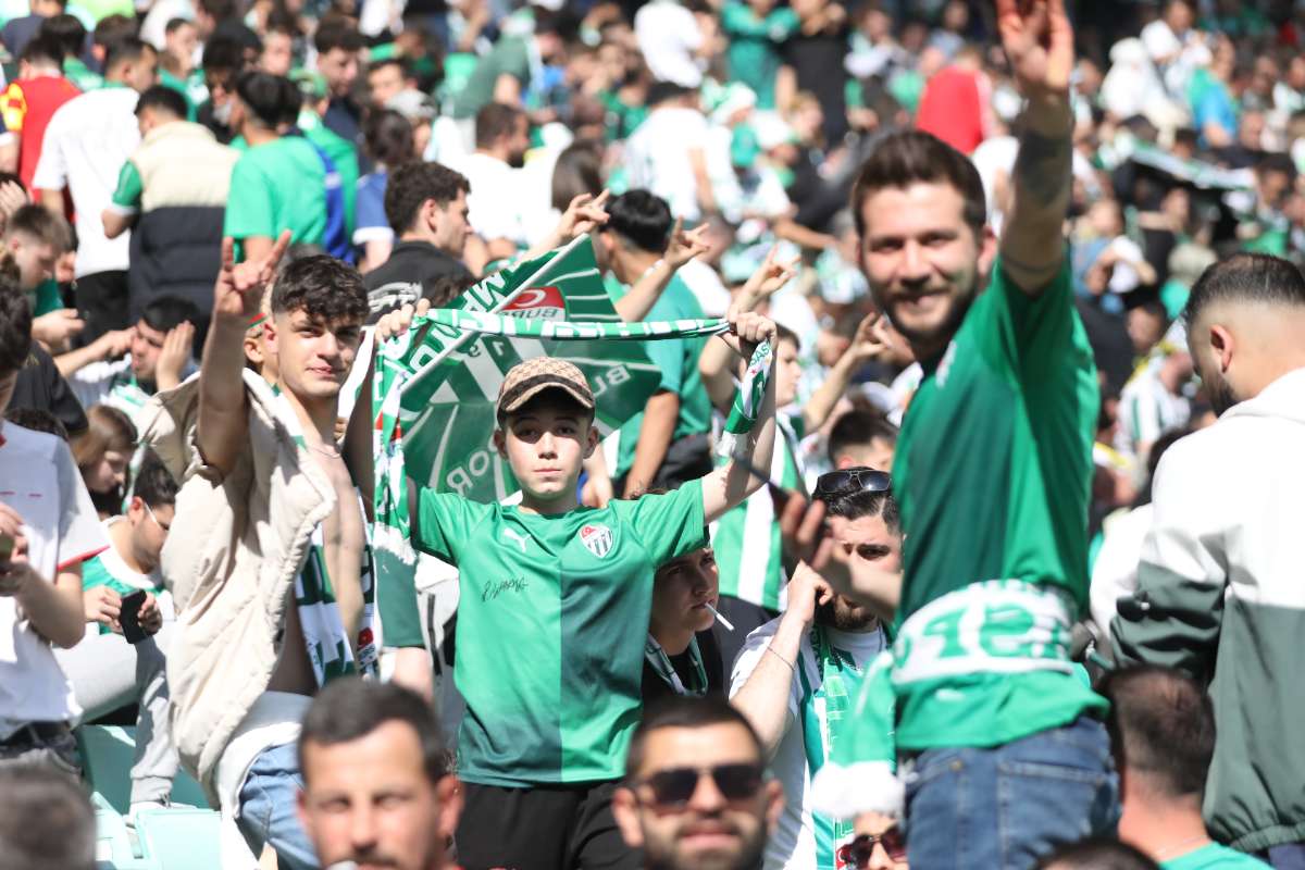 (FOTO GALERİ) BURSASPOR-BORNOVA FK TARAFTAR FOTOĞRAFLARI-2