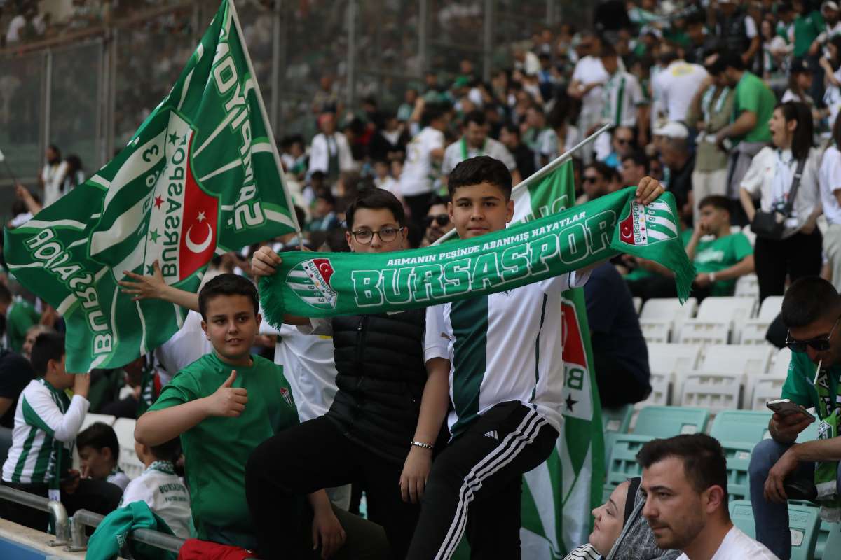 (FOTO GALERİ) BURSASPOR-BORNOVA FK TARAFTAR FOTOĞRAFLARI-2