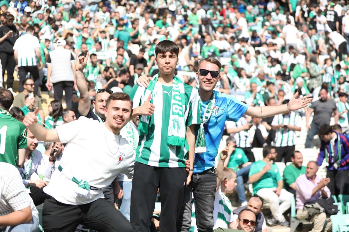 (FOTO GALERİ) BURSASPOR-BORNOVA FK TARAFTAR FOTOĞRAFLARI-2