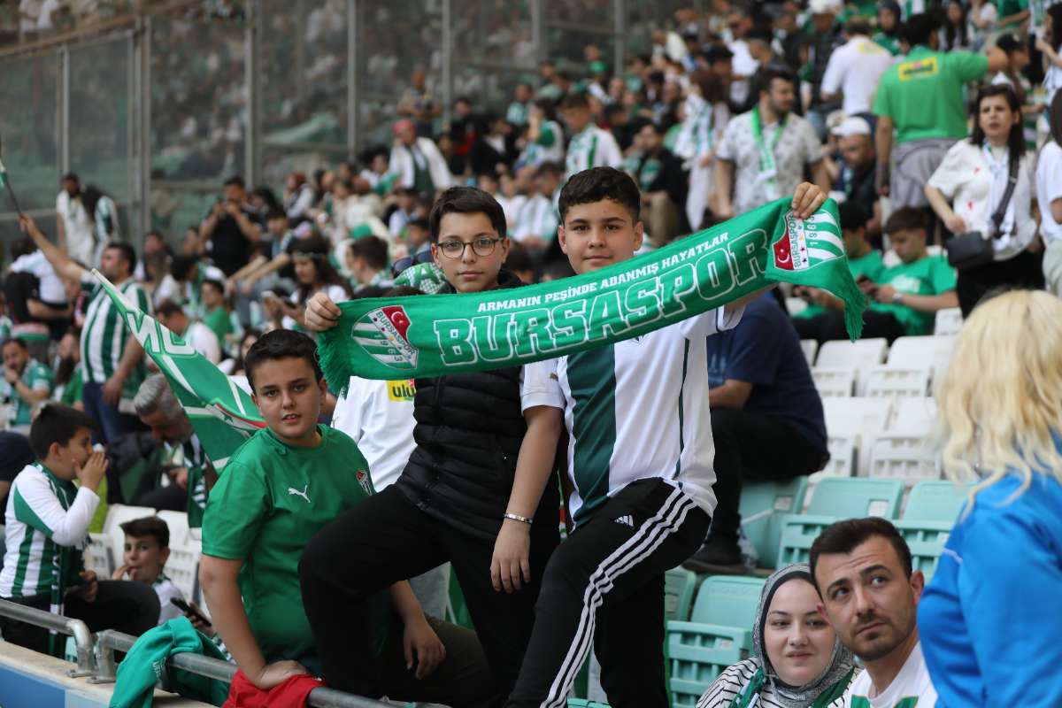 (FOTO GALERİ) BURSASPOR-BORNOVA FK TARAFTAR FOTOĞRAFLARI-2