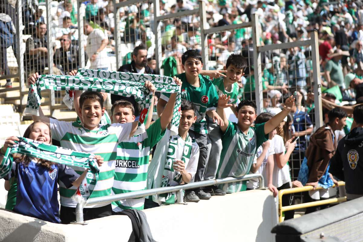 (FOTO GALERİ) BURSASPOR-BORNOVA FK TARAFTAR FOTOĞRAFLARI-2