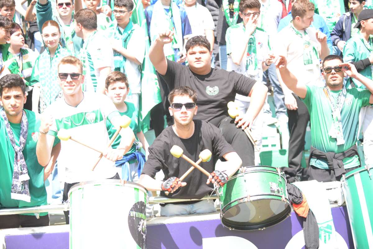 (FOTO GALERİ) BURSASPOR-BORNOVA FK TARAFTAR FOTOĞRAFLARI-3