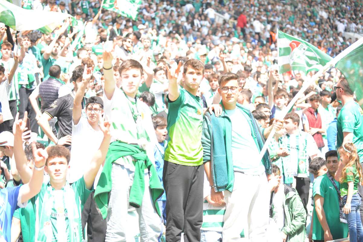 (FOTO GALERİ) BURSASPOR-BORNOVA FK TARAFTAR FOTOĞRAFLARI-3