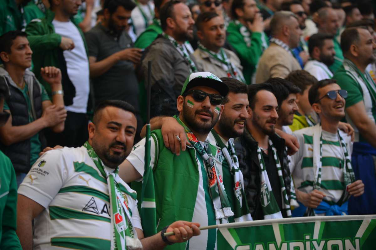 (FOTO GALERİ) BURSASPOR-BORNOVA FK TARAFTAR FOTOĞRAFLARI-3