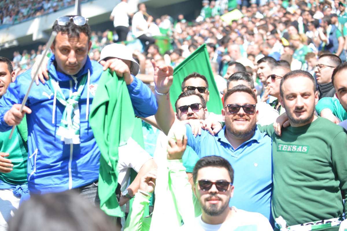 (FOTO GALERİ) BURSASPOR-BORNOVA FK TARAFTAR FOTOĞRAFLARI-3
