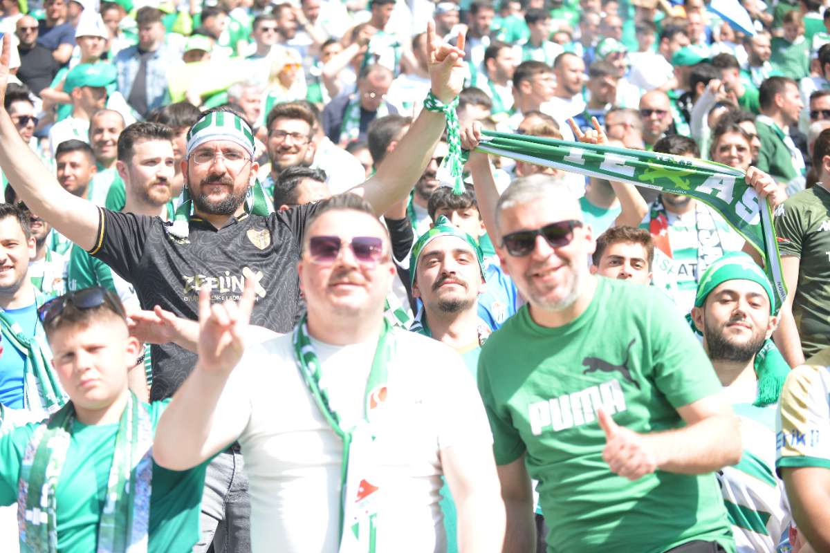 (FOTO GALERİ) BURSASPOR-BORNOVA FK TARAFTAR FOTOĞRAFLARI-3