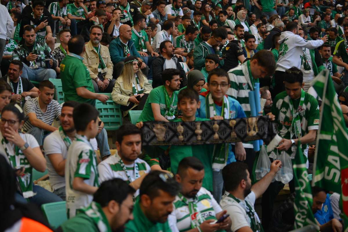 (FOTO GALERİ) BURSASPOR-BORNOVA FK TARAFTAR FOTOĞRAFLARI-3
