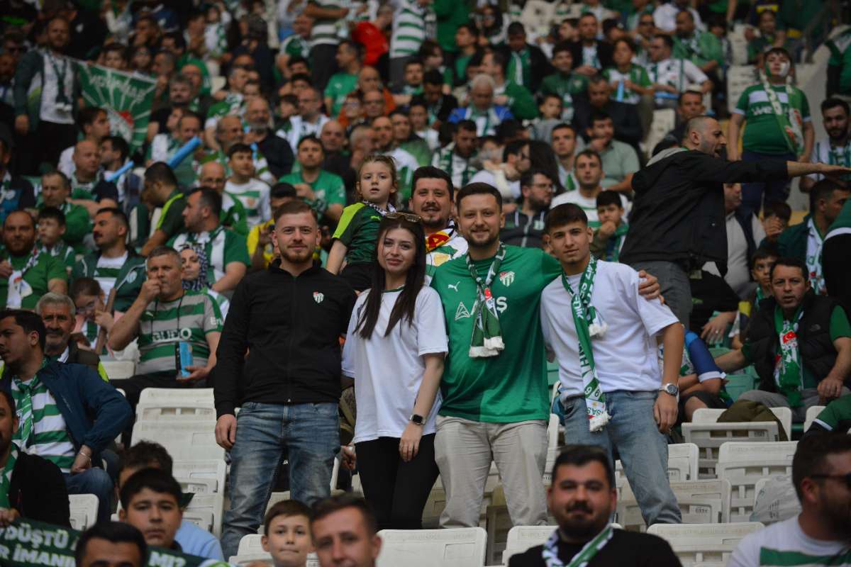 (FOTO GALERİ) BURSASPOR-BORNOVA FK TARAFTAR FOTOĞRAFLARI-3
