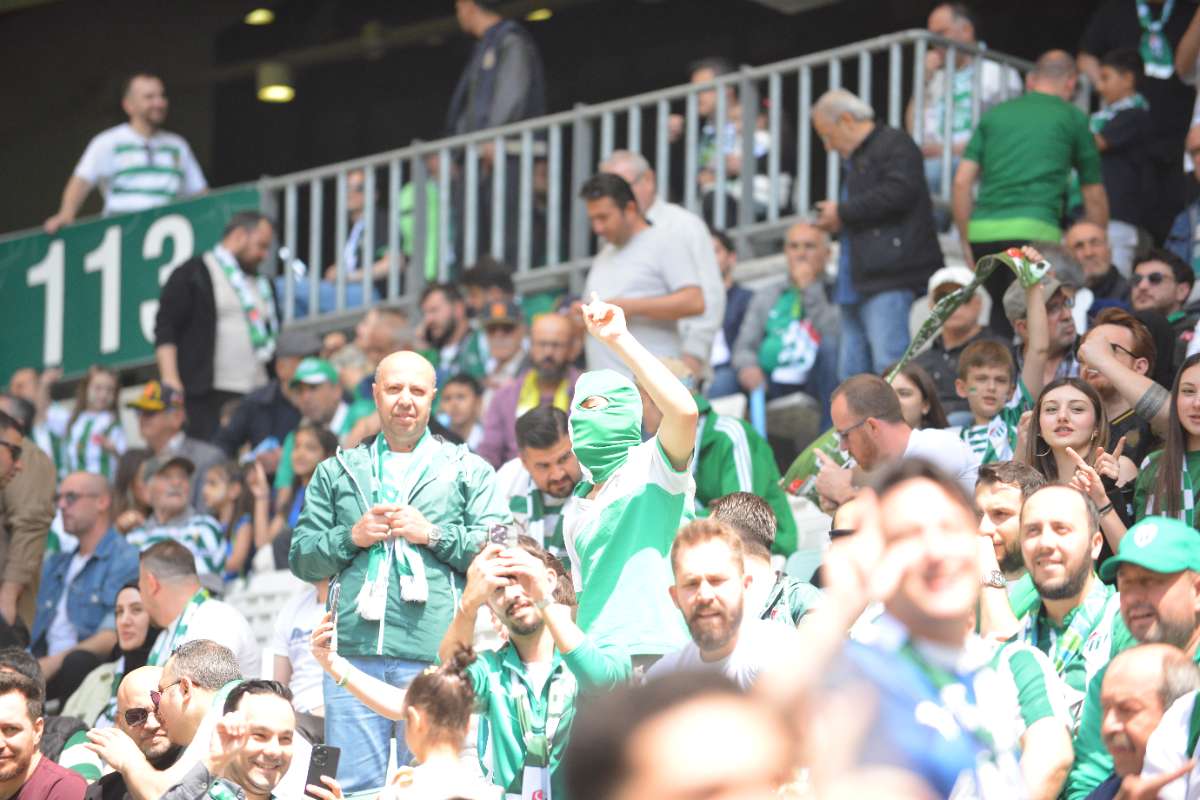 (FOTO GALERİ) BURSASPOR-BORNOVA FK TARAFTAR FOTOĞRAFLARI-3