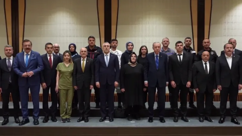 Cumhurbaşkanı Erdoğan, emek temsilcileriyle buluştu