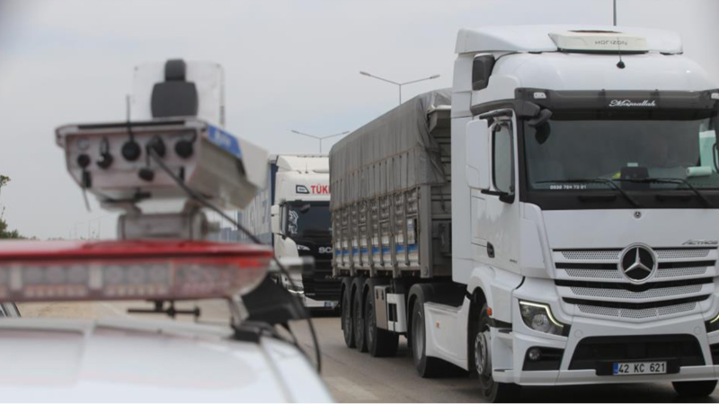 Bu radar aynı anda 4 araca ceza yazıyor
