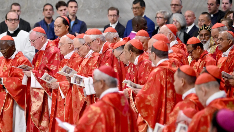 Sistina Şapeli’nde yeni papa seçimi başladı