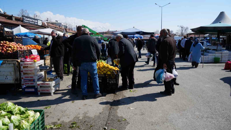 Ticaret satış hacmi yıllık yüzde 10,8 arttı