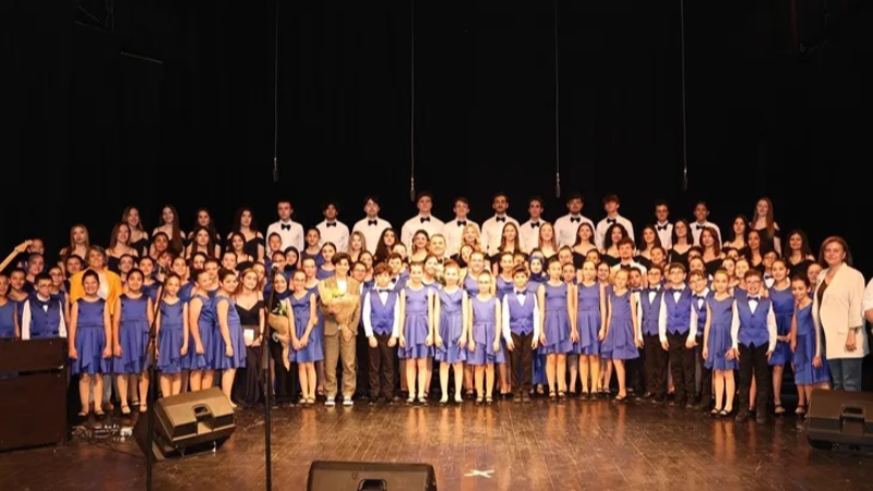 Nilüfer Çocuk ve Gençlik Koroları sahne aldı