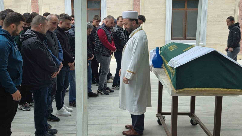 Motosiklet kazasında hayatını kaybeden genç son yolculuğuna uğurlandı