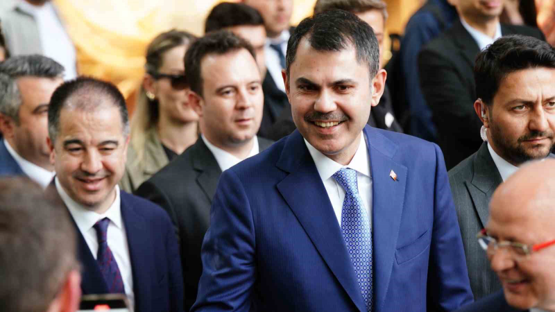 Bakan Kurum, Bursa esnafını ziyaret etti