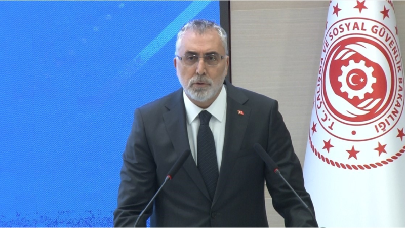 Bakan Işıkhan'dan ev hanımlarına emeklilik müjdesi