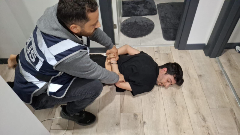 Dolandırıcı şebekesi böyle çökertildi