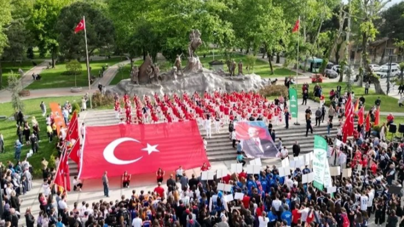 İnegöl’de 19 Mayıs coşkusu yaşandı