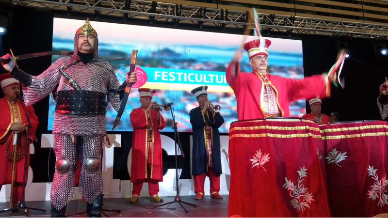 Bursa Mehter Takımı Fransa’yı fethetti