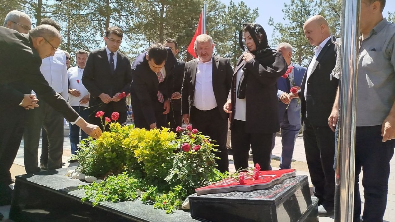 Aybüke öğretmen şehadetinin 8. yıl dönümünde dualarla anıldı