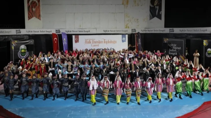 İnegöl'de 'Halk Dansları' gösterisi