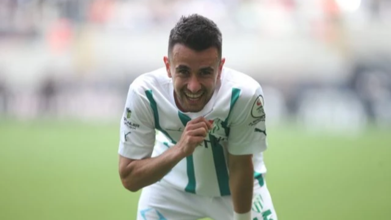 Bursaspor'da bir ayrılık daha