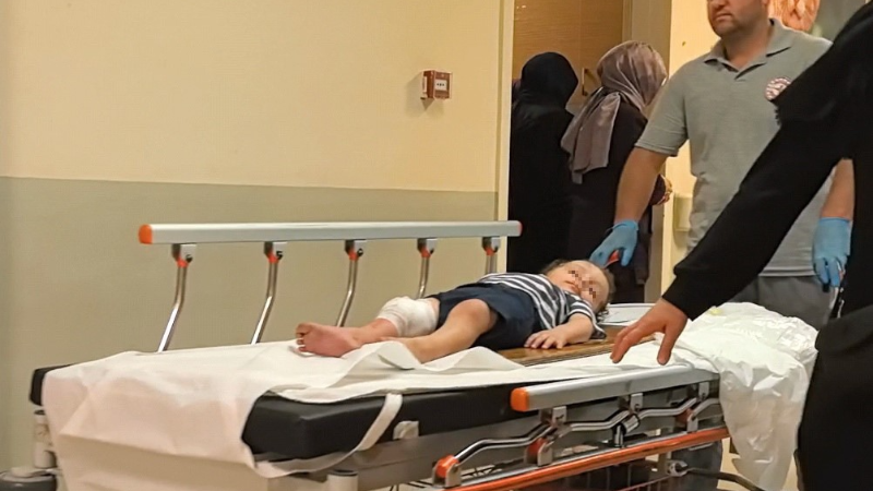 Bursa’da 3. kattan düşen 2 yaşındaki çocuk ağır yaralandı