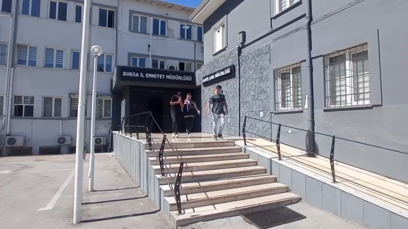 Yaşlı kadın oğlu sandığı dolandırıcıya 672 bin lira kaptırdı